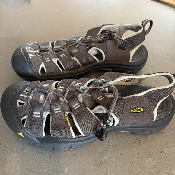 KEEN Mens Newport H2 Brown Waterproof‎ Hiking Water Sandals Shoes Hybrid 10 US main image 6